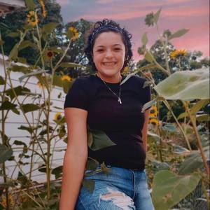 Meet your Posher, Rafaela